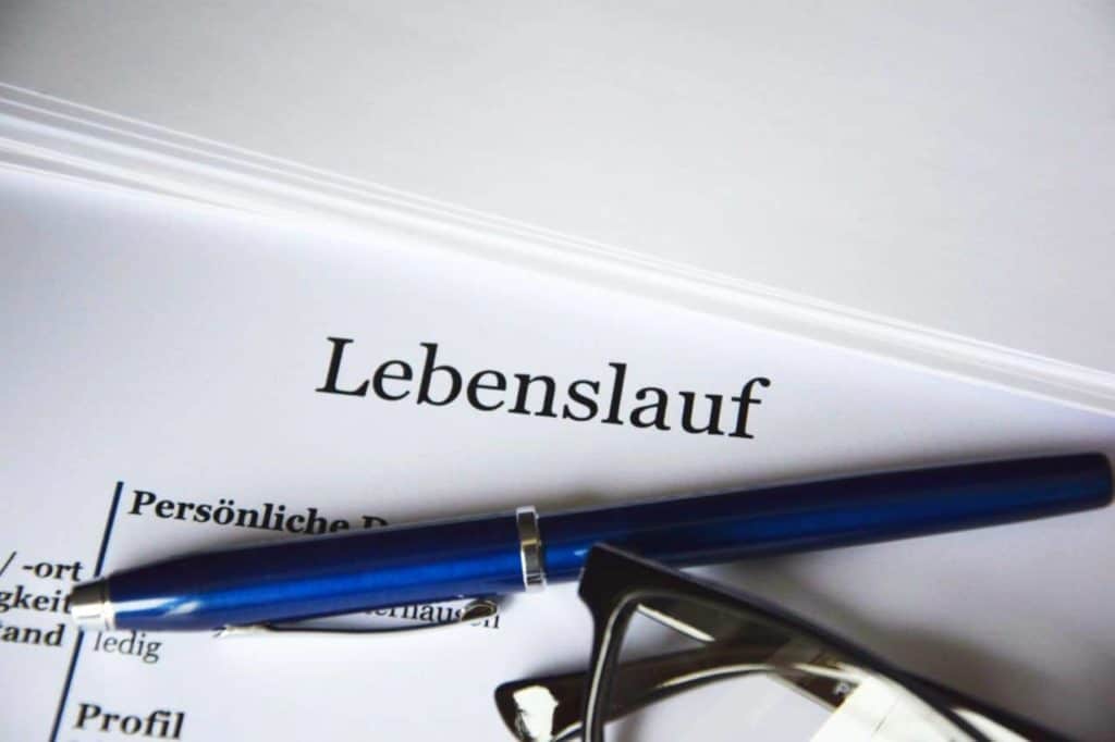 Mit einem überzeugenden Aufbau des Lebenslaufs werden die wichtigsten Pluspunkte der Bewerberin in den Vordergrund gerückt.