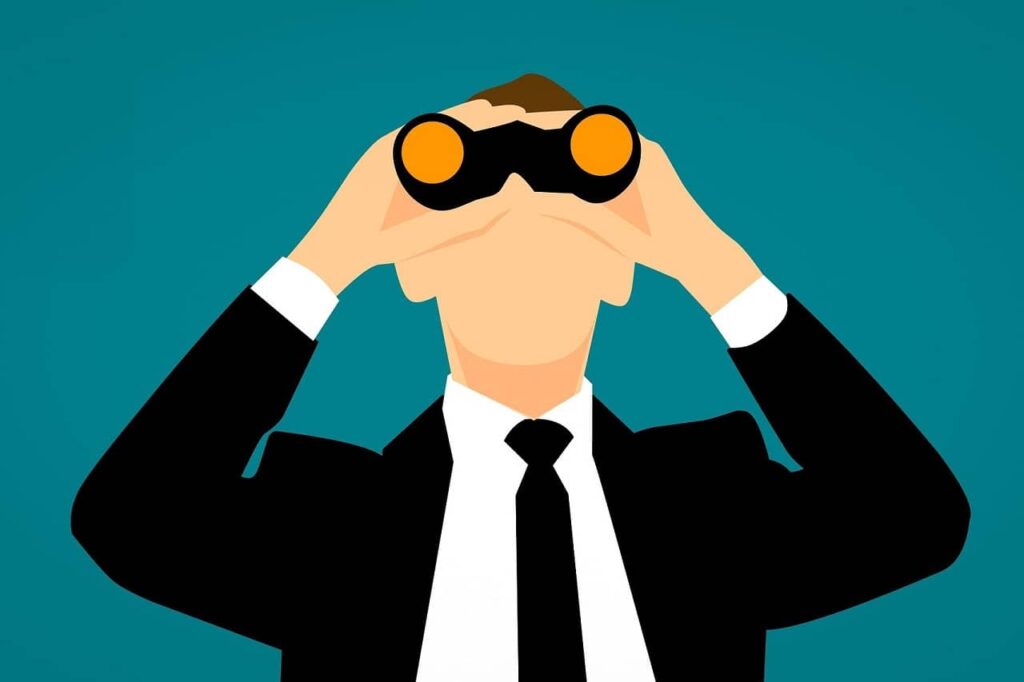 Das Bild zeigt einen Mann mit Fernglas - das Bild gehört zum Artikel "Jobsuche ohne Arbeitsagentur"